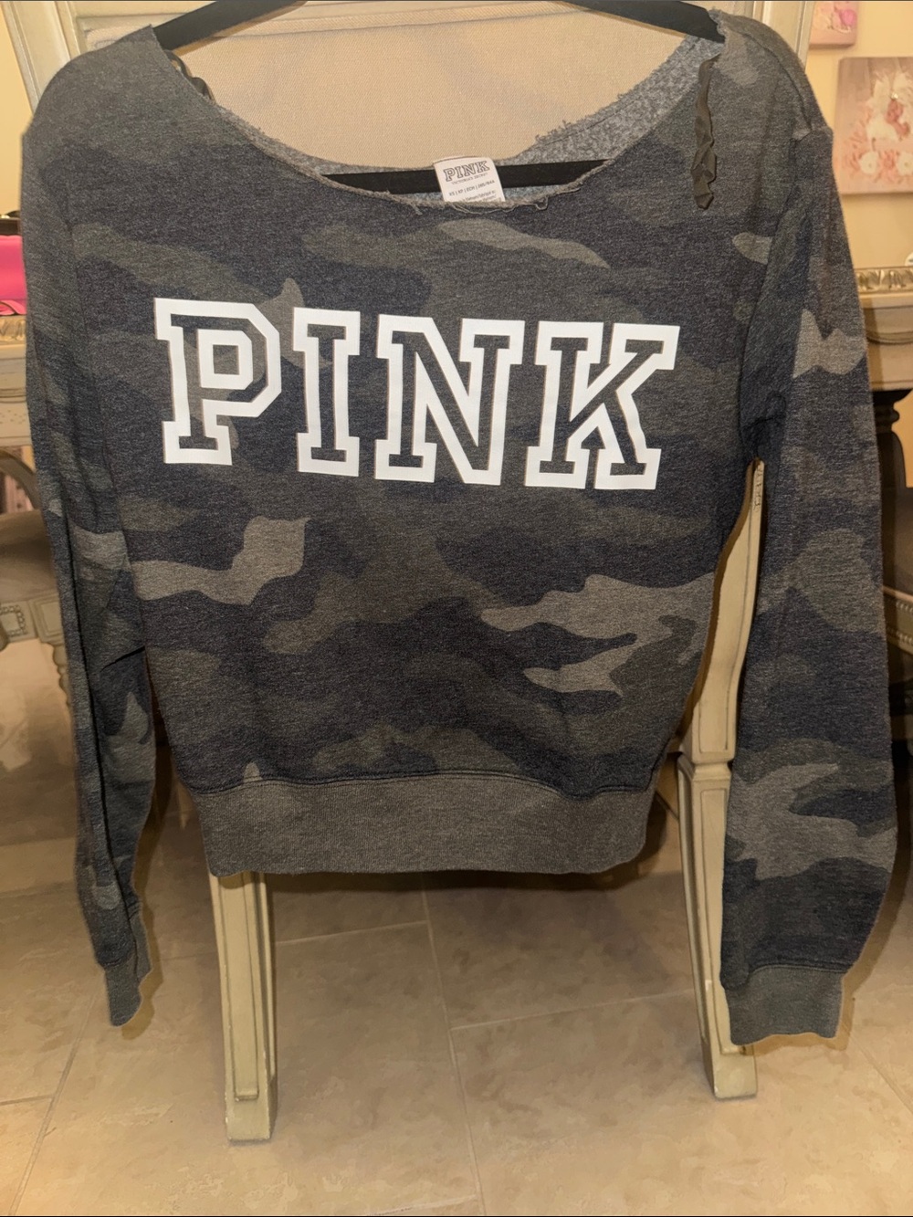 PINK Victoria's Secret Gray Logo Pullover Sweatshirt
